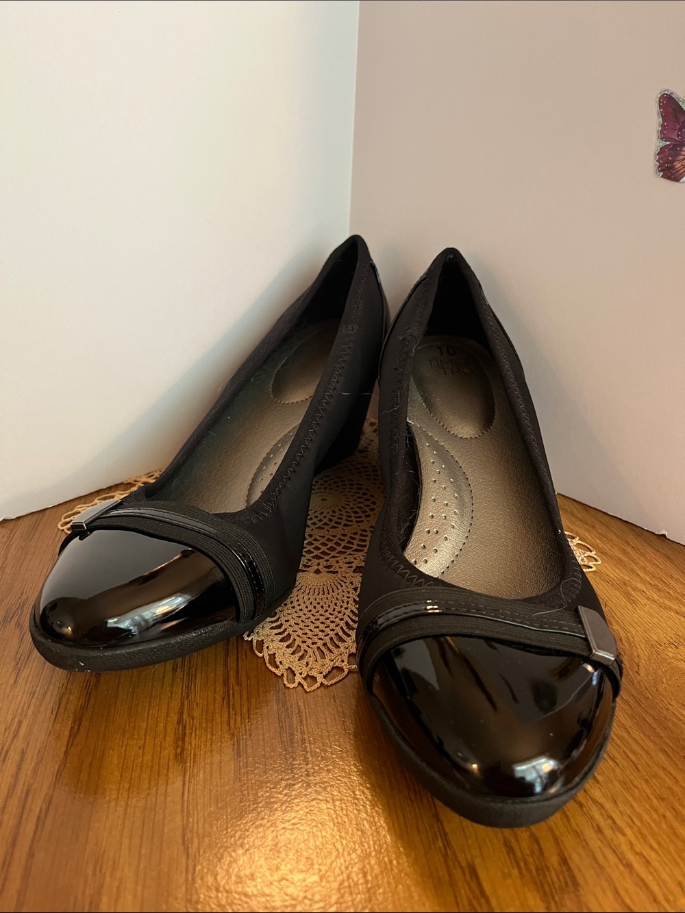 Time and Tru Black Patent Cap Toe Ballet Flats